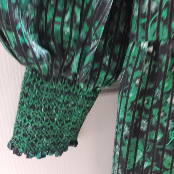 ALICE + OLIVIA Smocked Green Floral Long Sleeve Mini Dress Size XS - Picture 10 of 13